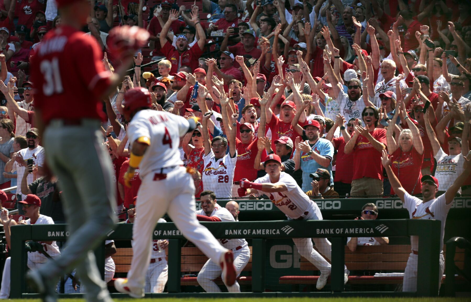 Cardinals beat Reds 5-1 in first game of doubleheader